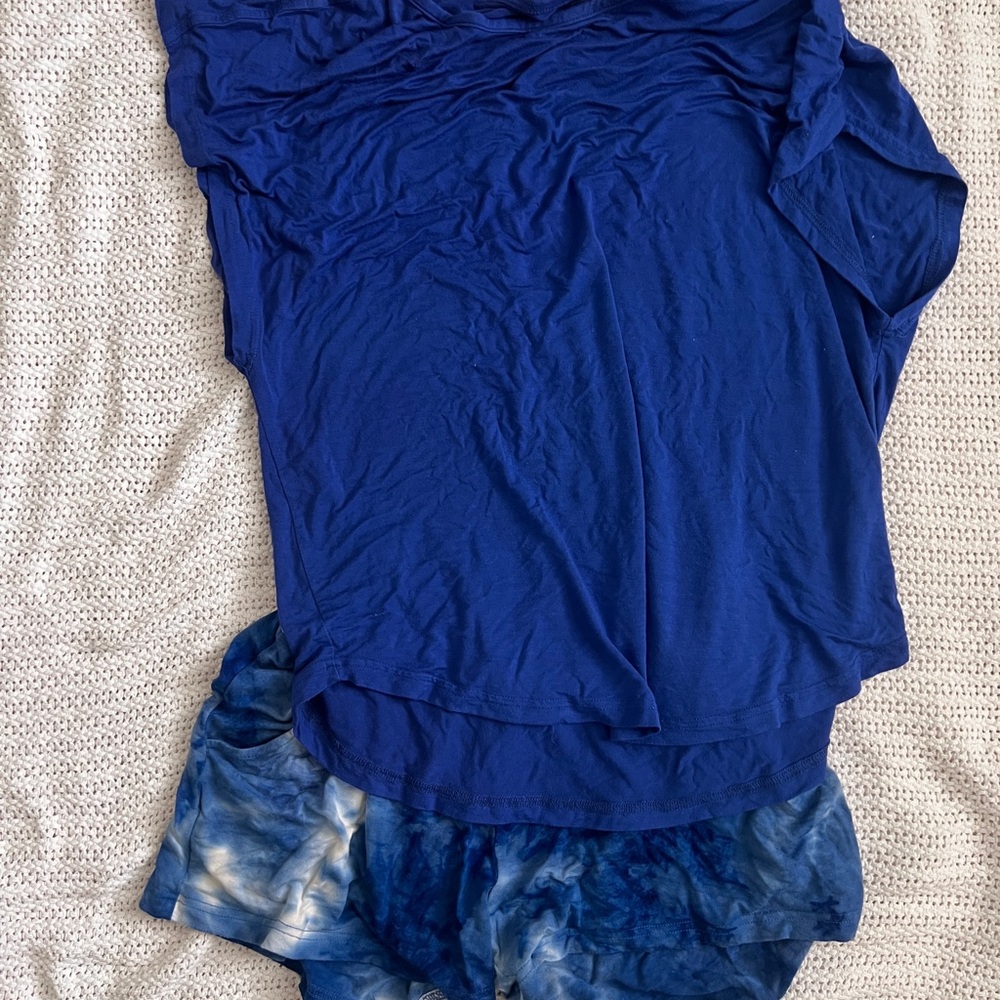 Latched mama lounge set